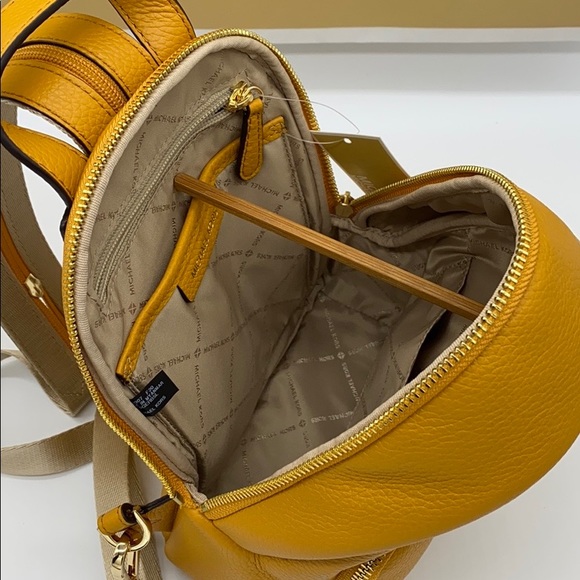 MICHAEL KORS ERIN SM CONVERTIBLE BACKPACK MARIGOlD - Picture 13 of 16